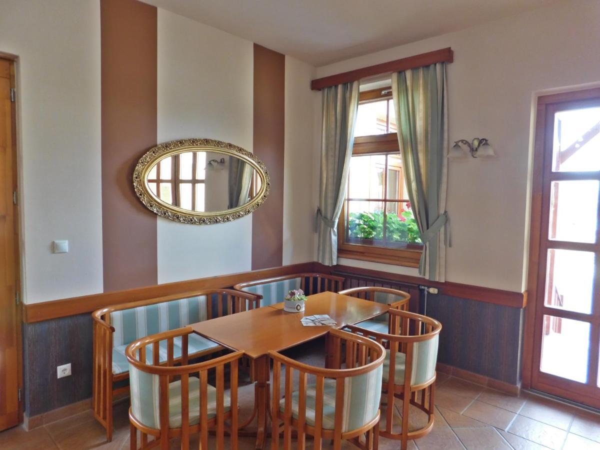 Berki Vendeglo Es Hotel Кирменд Екстер'єр фото