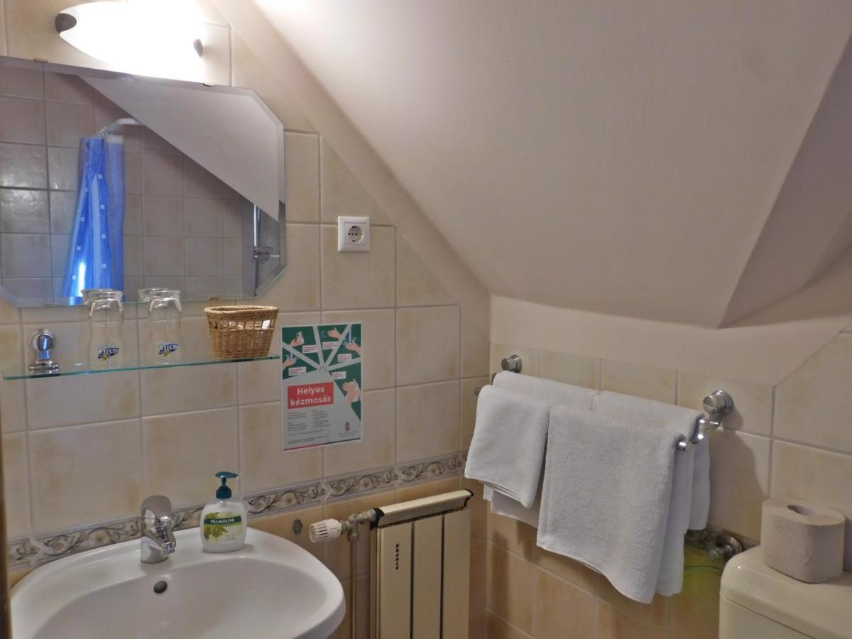 Berki Vendeglo Es Hotel Кирменд Екстер'єр фото
