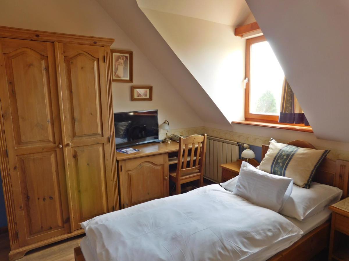 Berki Vendeglo Es Hotel Кирменд Екстер'єр фото