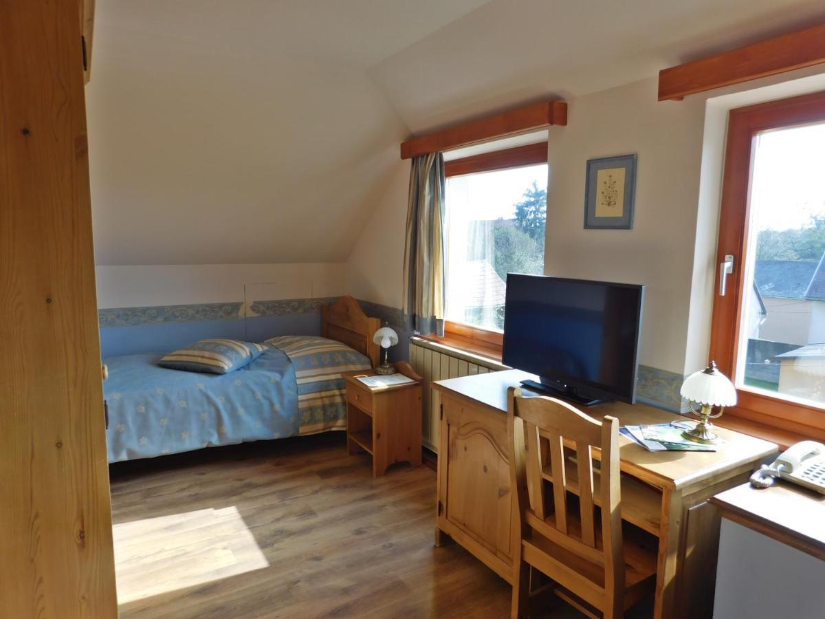 Berki Vendeglo Es Hotel Кирменд Екстер'єр фото