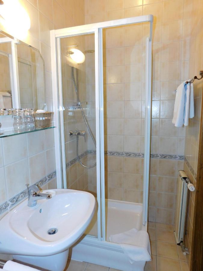 Berki Vendeglo Es Hotel Кирменд Екстер'єр фото